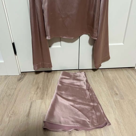 Dynamite Satin Matching Set - Picture 5 of 6